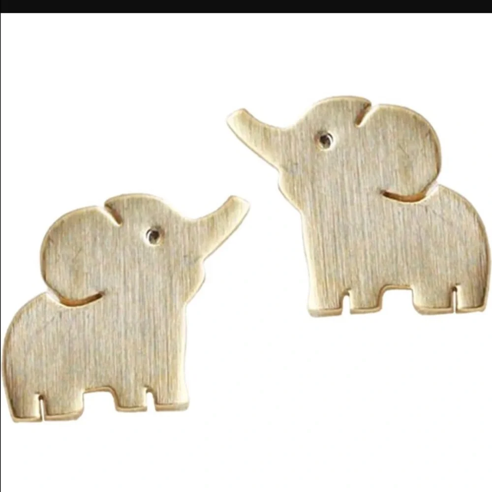 Silver elephant earrings🐘